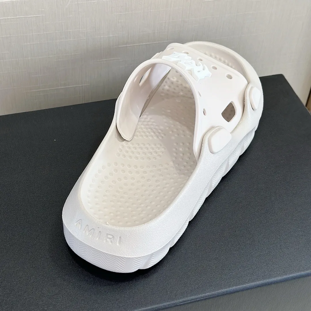 Men's shoes 💰P320💰amiri high-end boutique luxury slippers, 1:1 high-end quality, casual and sunny, loose and comfortable, the highest version of high-quality boutique, a must-have in summer! Code number: 39--46